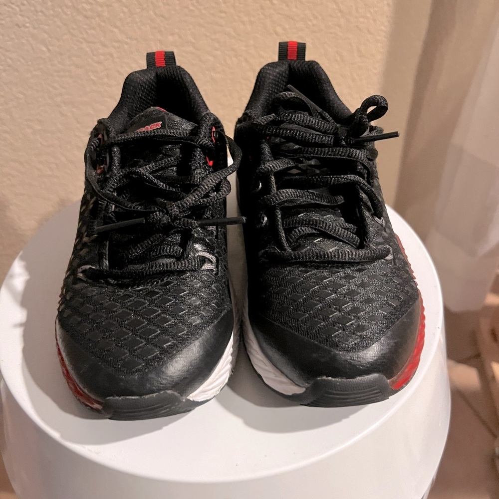 SKECHERS AIR-COOLED MEMORY FOAM